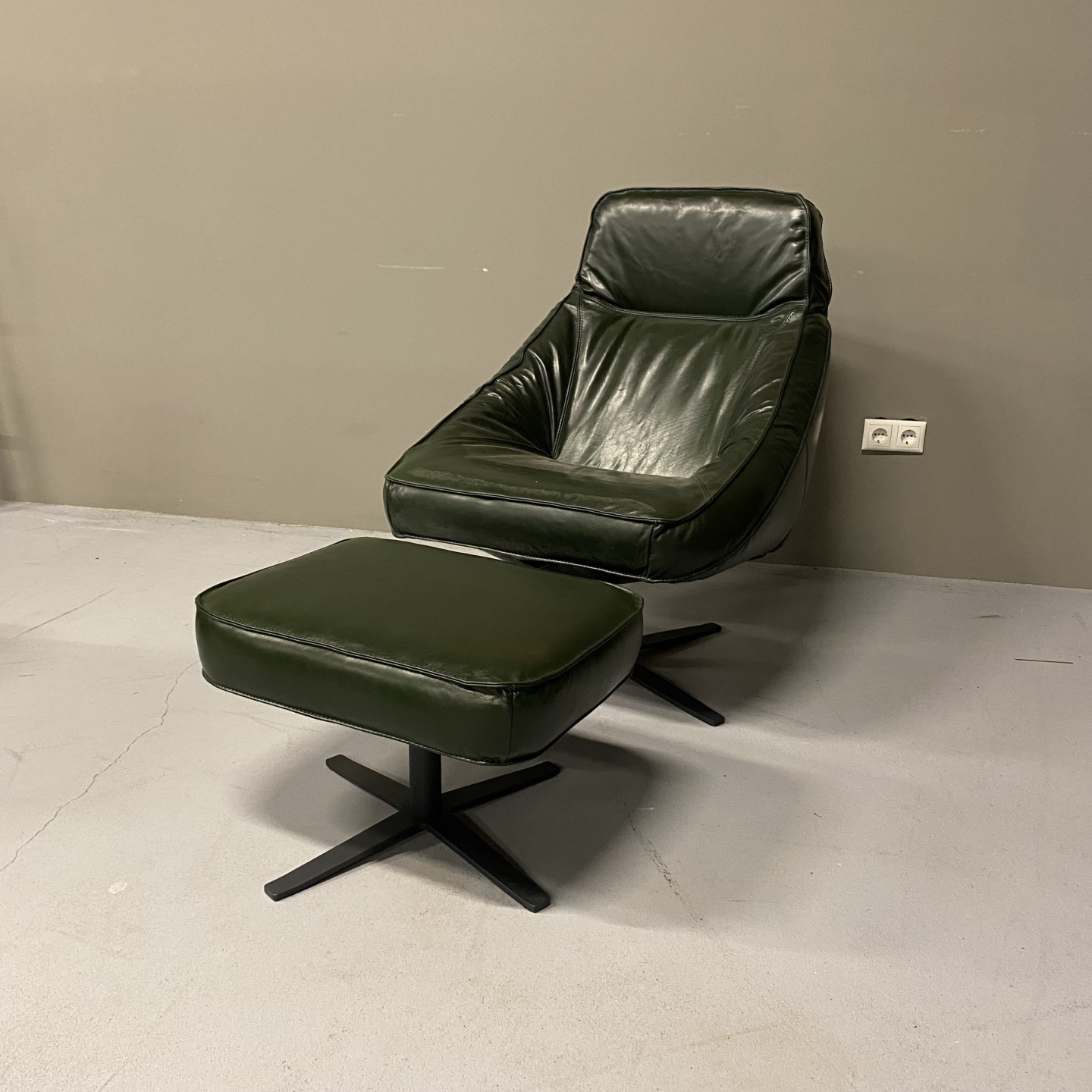 Fauteuil Derek | Groen | Leder | Voetenbankje