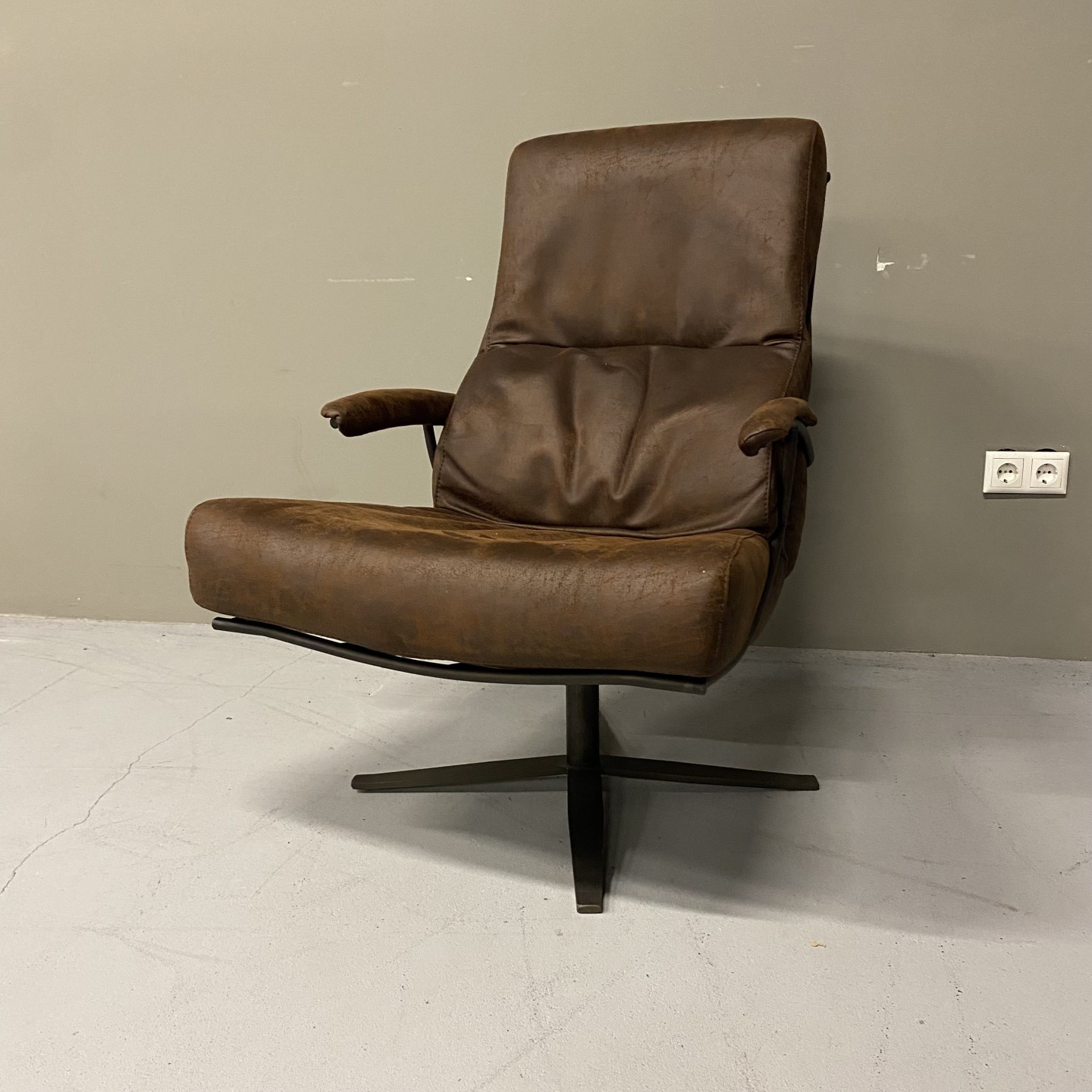 Fauteuil Remus  | L60 | Bruin