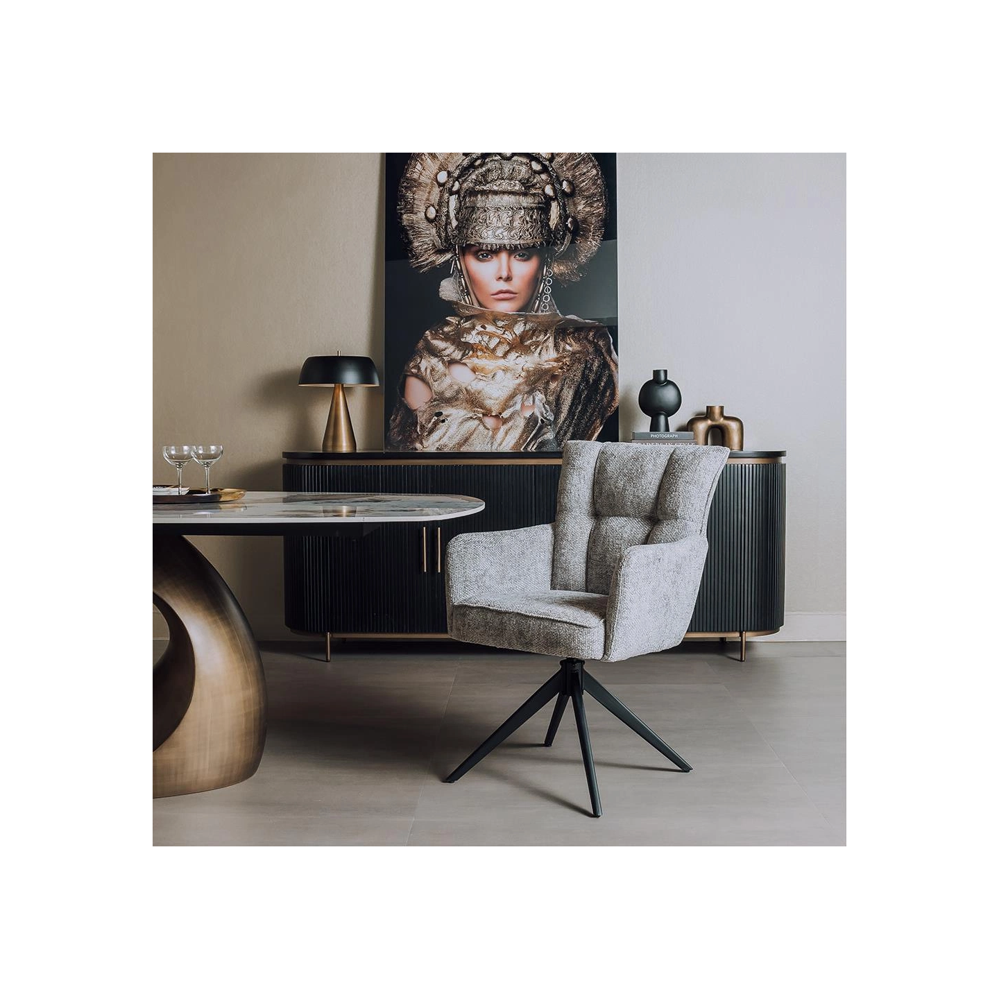 Eetkamerstoel Bardi | Met armleuning | Draaibaar | Haga Silver | Poot zwart