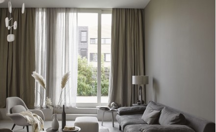 Raamdecoratie en horren op maat bij WOONland